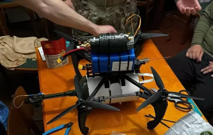 Apa Itu Operasi Jaring Laba-laba? Serangan Drone Ukraina Senilai Rp643 Juta yang Menghancurkan 40 Pesawat Rusia Senilai Rp111 Triliun Artikel ini telah diterbitkan di halaman SINDOnews.com pada Selasa, 03 Juni 2025 – 03:30 WIB oleh Andika Hendra Mustaqim dengan judul “Apa Itu Operasi Jaring Laba-laba? Serangan Drone Ukraina Senilai Rp643 Juta yang Menghancurkan 40 Pesawat Rusia Senilai Rp111 Triliun